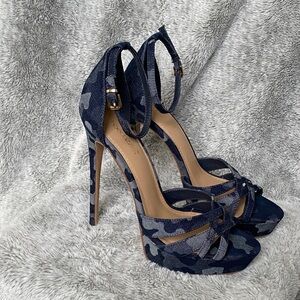 Stylish Blue Camouflage Women's Heels